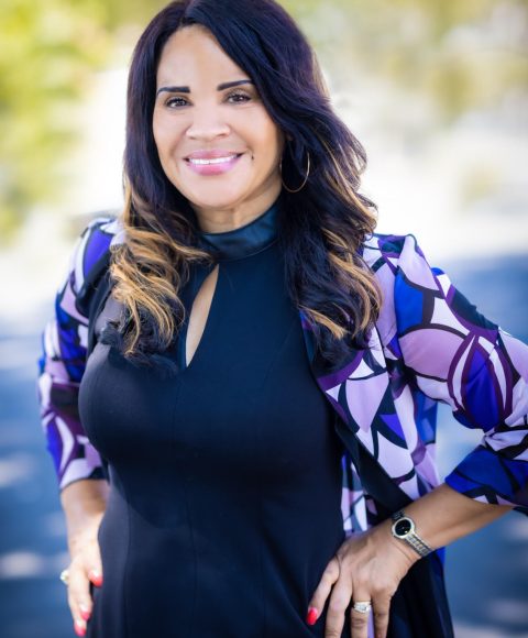 DeAnn R. Craddolph Headshot Realtor Notary Los Angeles
